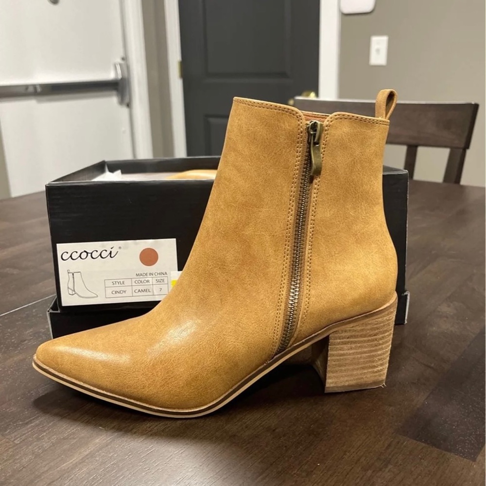 Brown leather boutique booties